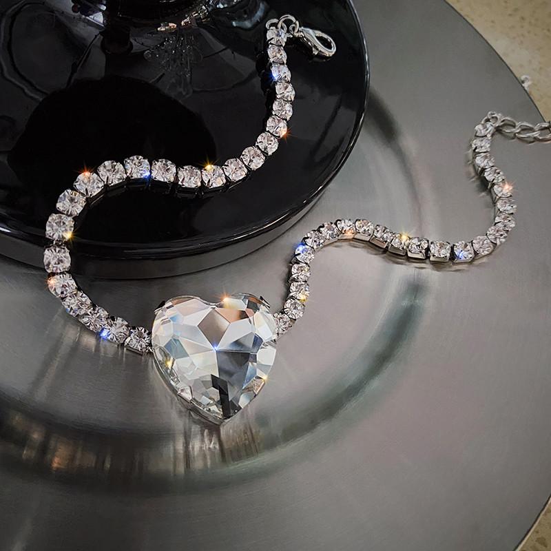 Chokers Shine Big Heart Crystal Choker Necklaces For Women Geometric Rhinestones Statement Jewelry Party Gifts
Chokers Shine Big Heart Crystal Choker Necklaces For Women Geometric Rhinestones Statement Jewelry Party Gifts