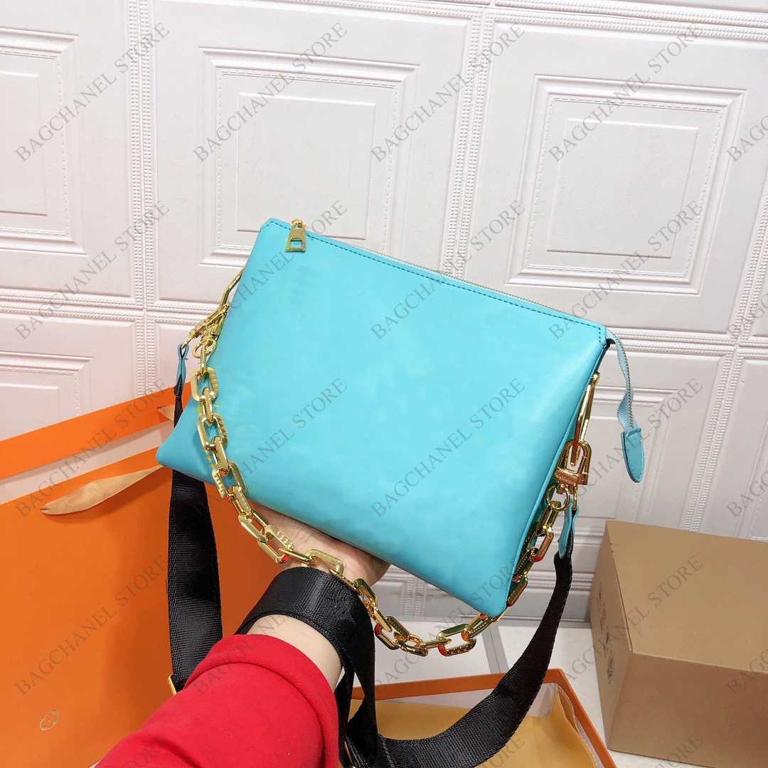 21fw luxury shoulder bags cross body designer handbag fashion with classic letter print diagonal bag high quality totes, Make up for price
21fw luxury shoulder bags cross body designer handbag fashion with classic letter print diagonal bag high quality totes, Make up for price