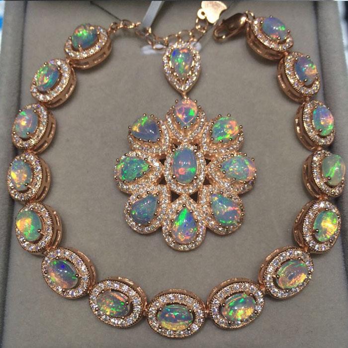 Chains Luxury Jewelry S925 Sterling Silver Gold Plated Inlaid Natural Opal Charm Necklace Bracelet Set Fashion Party Classic 2022Trend
Chains Luxury Jewelry S925 Sterling Silver Gold Plated Inlaid Natural Opal Charm Necklace Bracelet Set Fashion Party Classic 2022Trend