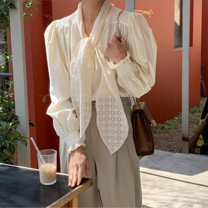 Nomikuma Korean Hollow-out Bow Tie Collar Blouse Shirt Puff Long Sleeve Women Tops Autumn Winter Elegant Blusas Mujer 6D212 210427