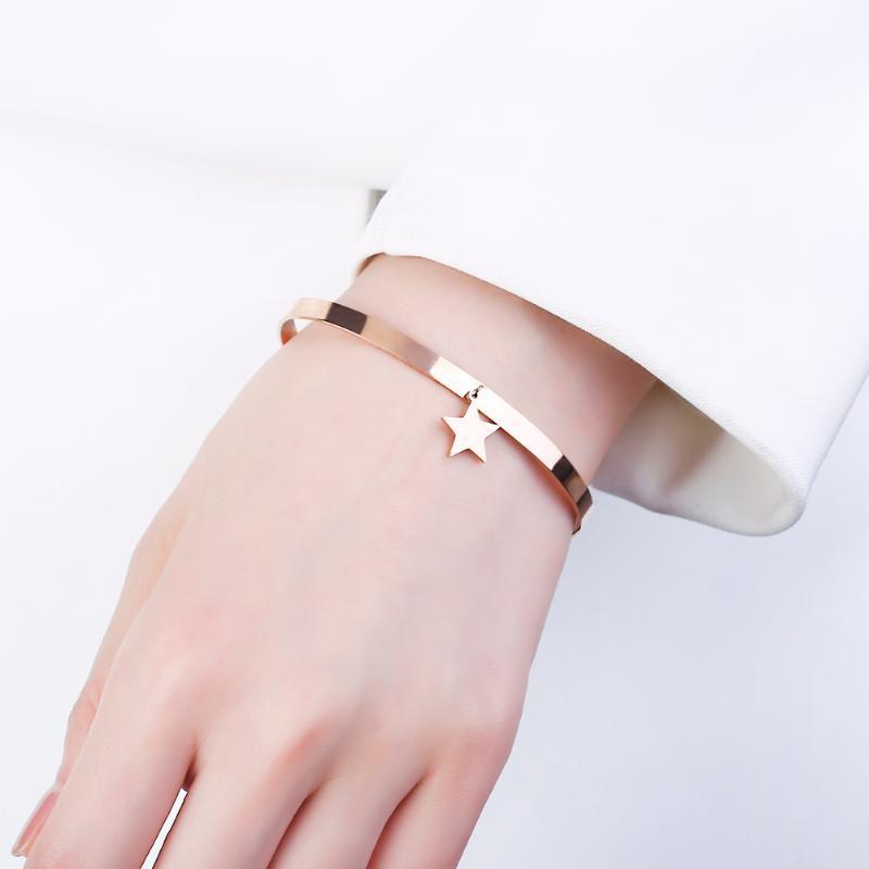 Stainless Steel Simple Bracelets&Bangles For Woman Rose Gold Silvery Clear Crystal Little Star Pendant Bangle Fashion Jewelry
Stainless Steel Simple Bracelets&Bangles For Woman Rose Gold Silvery Clear Crystal Little Star Pendant Bangle Fashion Jewelry