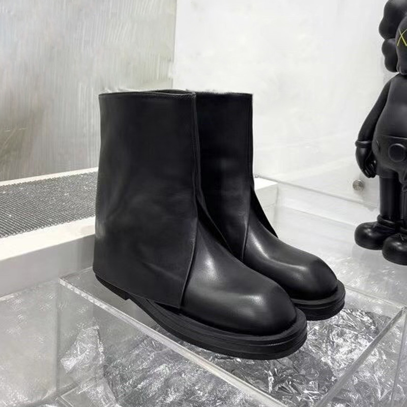 Winter WomenS Fashion Knight Boots Straight tube Small Feet All-Match Non-Slip Flat bottom Soft Cowhide material Comfortable Autumn Short Fo, Black
Winter WomenS Fashion Knight Boots Straight tube Small Feet All-Match Non-Slip Flat bottom Soft Cowhide material Comfortable Autumn Short Fo, Black