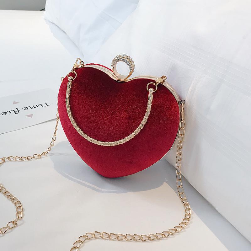 Heart Shaped Velvet Women Evening Bags Metal Chain Shoulder Day Clutches Females Dinner Party Handbags Pursees
Heart Shaped Velvet Women Evening Bags Metal Chain Shoulder Day Clutches Females Dinner Party Handbags Pursees