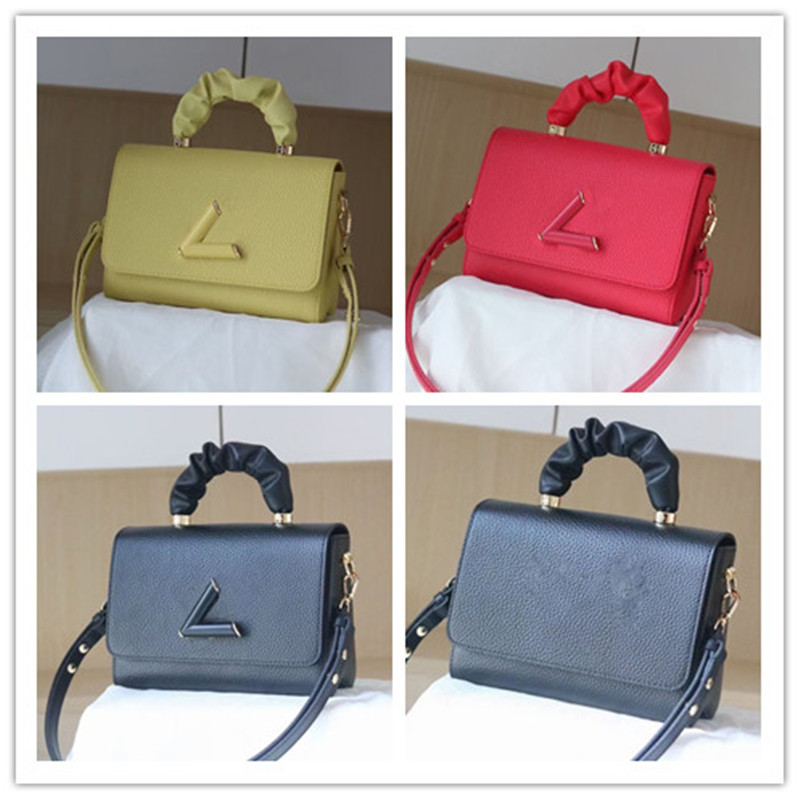 Designer Luxury GHW Twist PM Portefeuille Gold crossbody Bag Shoulder Bags Taurillon Leather SIZE:23 x 17 x 9.5CM, Don't pay it
Designer Luxury GHW Twist PM Portefeuille Gold crossbody Bag Shoulder Bags Taurillon Leather SIZE:23 x 17 x 9.5CM, Don't pay it