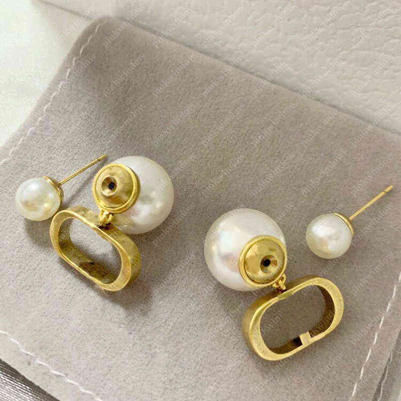 Women Earings Jewelry luxurys designers Earrings Studs Pearl Earrings Fashion 925 sterling silver des boucles d'oreilles designers 20121701L H1027
Women Earings Jewelry luxurys designers Earrings Studs Pearl Earrings Fashion 925 sterling silver des boucles d'oreilles designers 20121701L H1027
