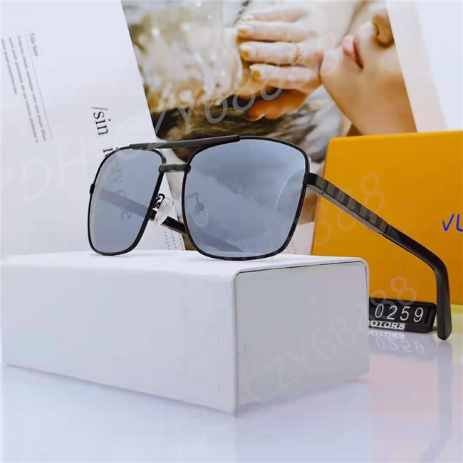 2021 Fashion Classic Sunglasses Designer Gold Frame Square Metal Retro Outdoor Sun glasses 0259 Type with Box
2021 Fashion Classic Sunglasses Designer Gold Frame Square Metal Retro Outdoor Sun glasses 0259 Type with Box