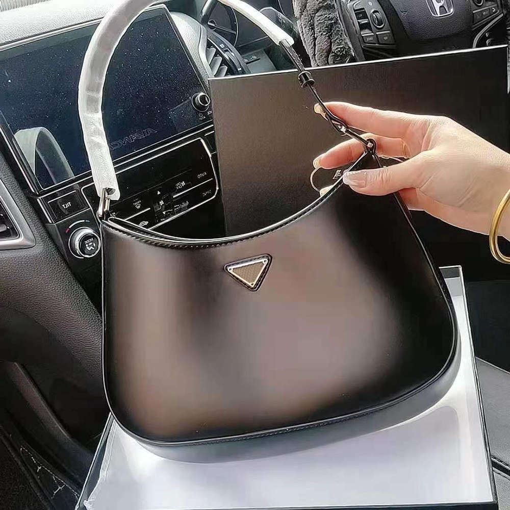 2021 Cleo Underarm bag shoulder bags luxury handbags High quality Designer Crossbody wholesaleWith logo, Customize 
2021 Cleo Underarm bag shoulder bags luxury handbags High quality Designer Crossbody wholesaleWith logo, Customize