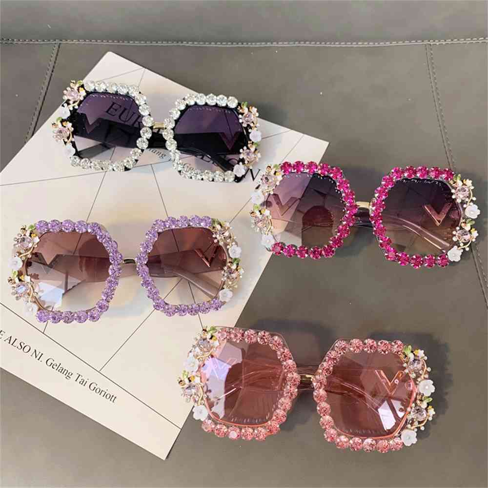 80% Off Store Online Sunglasses men's and women's personality trend exaggeration metal style sunglasses street shooting network red live props
80% Off Store Online Sunglasses men's and women's personality trend exaggeration metal style sunglasses street shooting network red live props