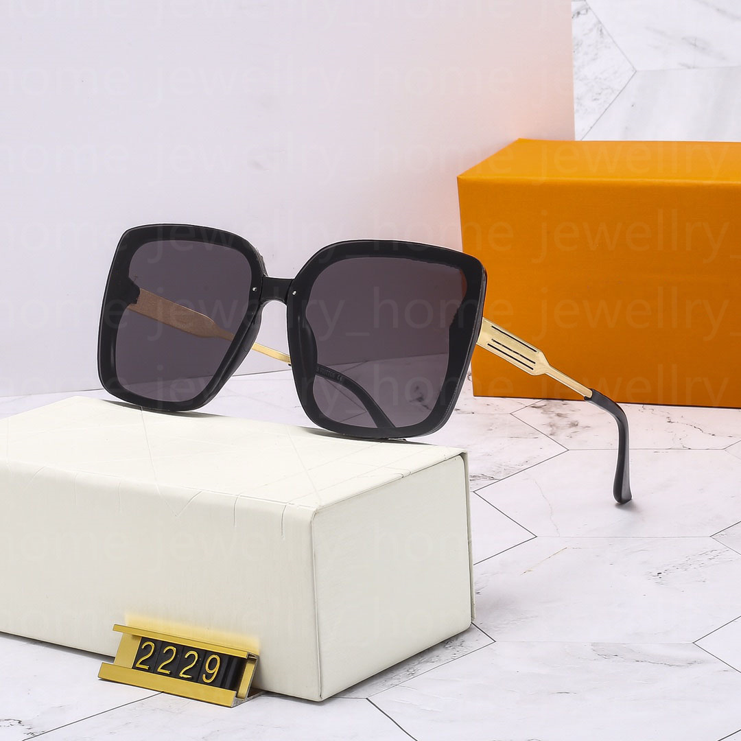 NEW2021 High Quality New Ray Men Women Sunglasses Vintage Pilot Brand Sun Glasses Band UV400 Bans Ben Sunglasses With Box and Case, White;black
NEW2021 High Quality New Ray Men Women Sunglasses Vintage Pilot Brand Sun Glasses Band UV400 Bans Ben Sunglasses With Box and Case, White;black