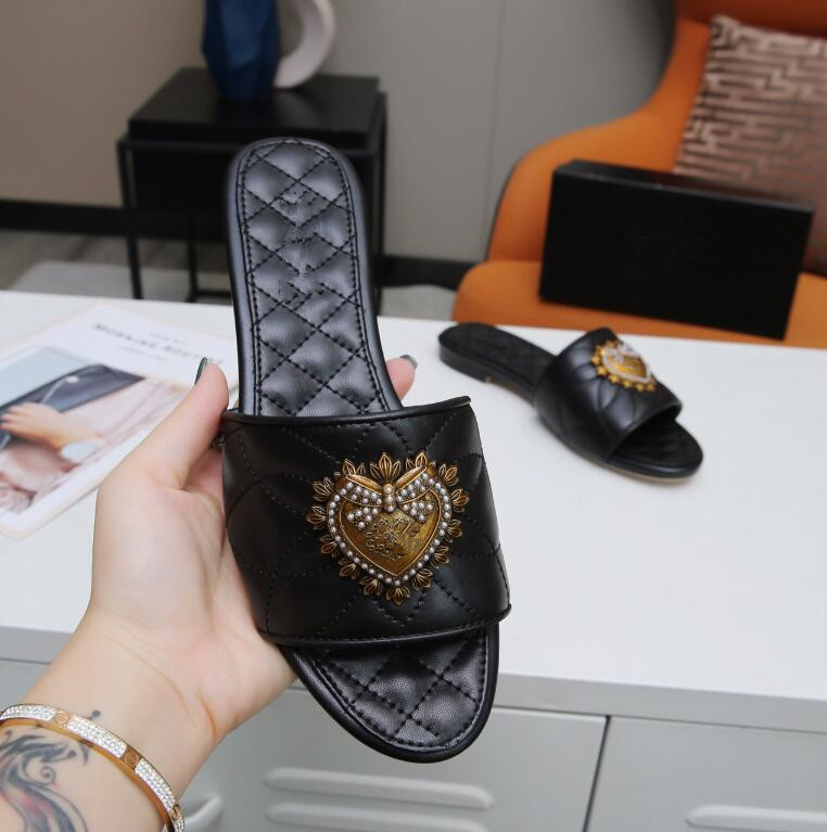 Men Women Sandals Designer Shoes Luxury Slide Summer Fashion Wide Flat Slippery With Thick Sandals Slipper Flip Flops size 35-43, 03
Men Women Sandals Designer Shoes Luxury Slide Summer Fashion Wide Flat Slippery With Thick Sandals Slipper Flip Flops size 35-43, 03