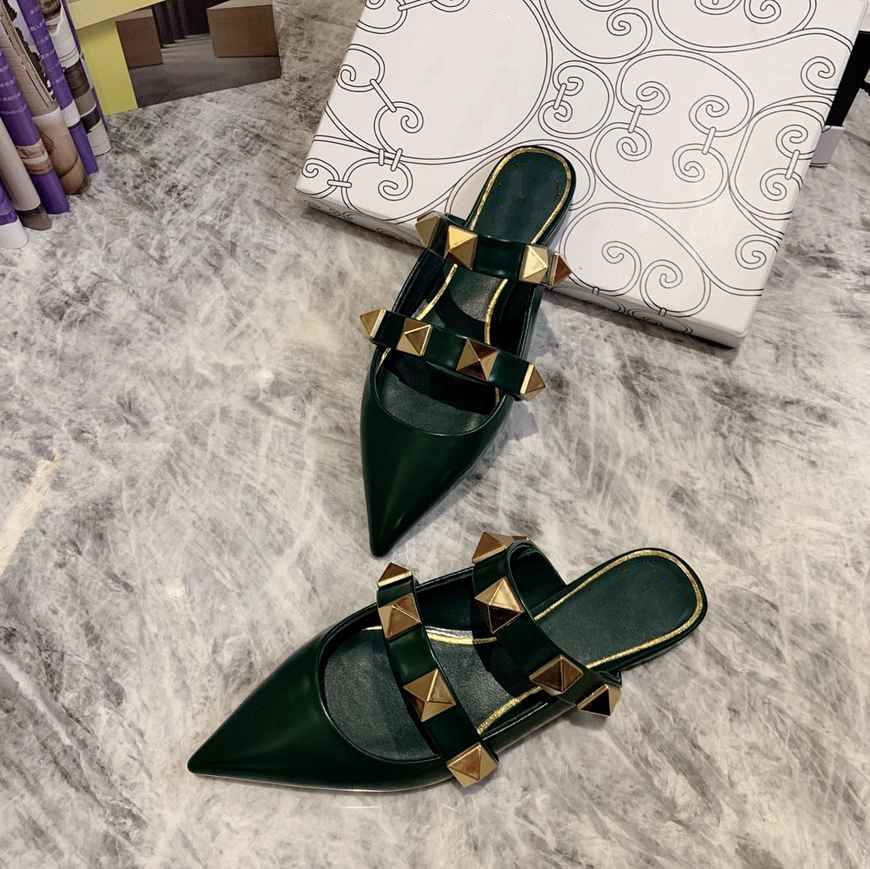 Female sandals Flats designer creates high quality summer beach Casual sandals are available in a variety of colors, Black
Female sandals Flats designer creates high quality summer beach Casual sandals are available in a variety of colors, Black
