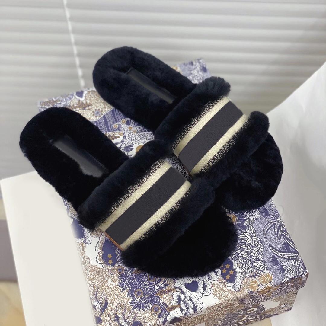 2021 Fashion Women Slides Winter Fluffy Furry Slippers Warm Comfortable Fuzzy Girl Flip Flops Casual Sandal 35-42 With Box Q-12, Not link product;not choose the option
2021 Fashion Women Slides Winter Fluffy Furry Slippers Warm Comfortable Fuzzy Girl Flip Flops Casual Sandal 35-42 With Box Q-12, Not link product;not choose the option