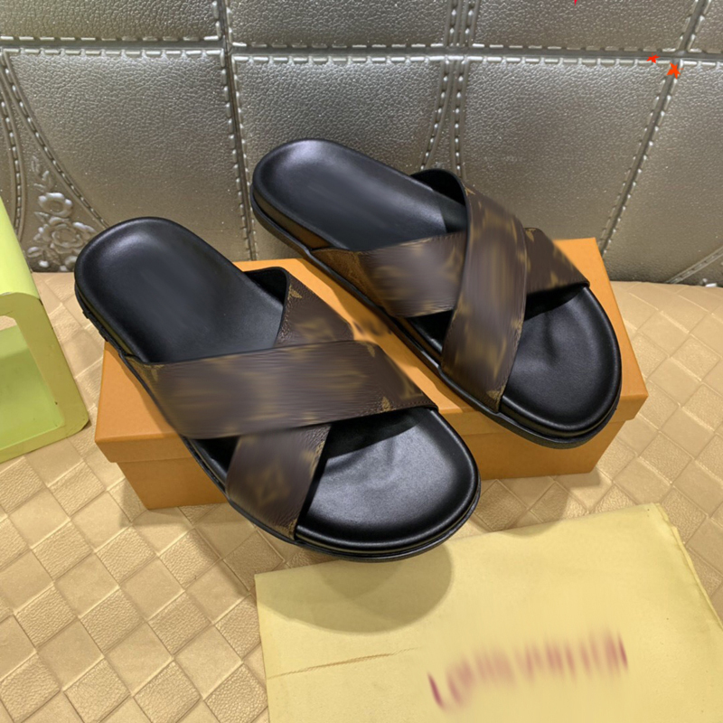 2021 Slipper Designer Slide Summer sandals Fashion Men Beach Indoor Flat Flip Flops Leather luxurys Shoes mens Slippers with box Size 39-45 -H98, Black
2021 Slipper Designer Slide Summer sandals Fashion Men Beach Indoor Flat Flip Flops Leather luxurys Shoes mens Slippers with box Size 39-45 -H98, Black