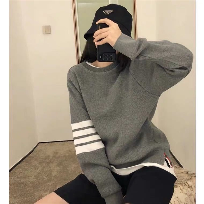 Correct version TB waffle classic sweater four bars men and women lovers loose round neck Pullover long sleeve, Black
Correct version TB waffle classic sweater four bars men and women lovers loose round neck Pullover long sleeve, Black