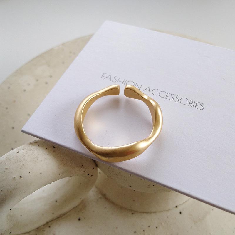Cluster Rings Simply Design Single Ring Matte Golden Plating Trendy Jewelry Finger For Women Girl Party Gift 2021, Golden;silver
Cluster Rings Simply Design Single Ring Matte Golden Plating Trendy Jewelry Finger For Women Girl Party Gift 2021, Golden;silver