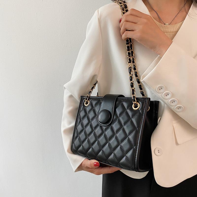 Evening Bags Kiwi Green Small PU Leather Women Handbag And Purses Tends Shoulder Crossbody Bag Chain 2021 Designer Luxury Black, Beige
Evening Bags Kiwi Green Small PU Leather Women Handbag And Purses Tends Shoulder Crossbody Bag Chain 2021 Designer Luxury Black, Beige