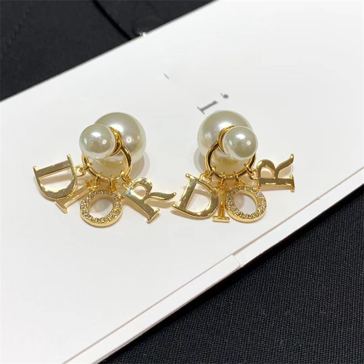 66% OFF designer jewelry D New Pearl letter net red small fashion temperament versatile super fairy Earrings
66% OFF designer jewelry D New Pearl letter net red small fashion temperament versatile super fairy Earrings