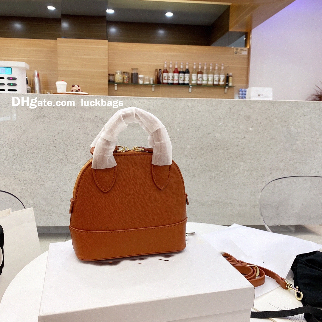 Designer high quality ville bag black small grain calfskin handle luxury women shoulder bags ladies wallet purse crossbody shoulder u9Su#, Dust bag
Designer high quality ville bag black small grain calfskin handle luxury women shoulder bags ladies wallet purse crossbody shoulder u9Su#, Dust bag