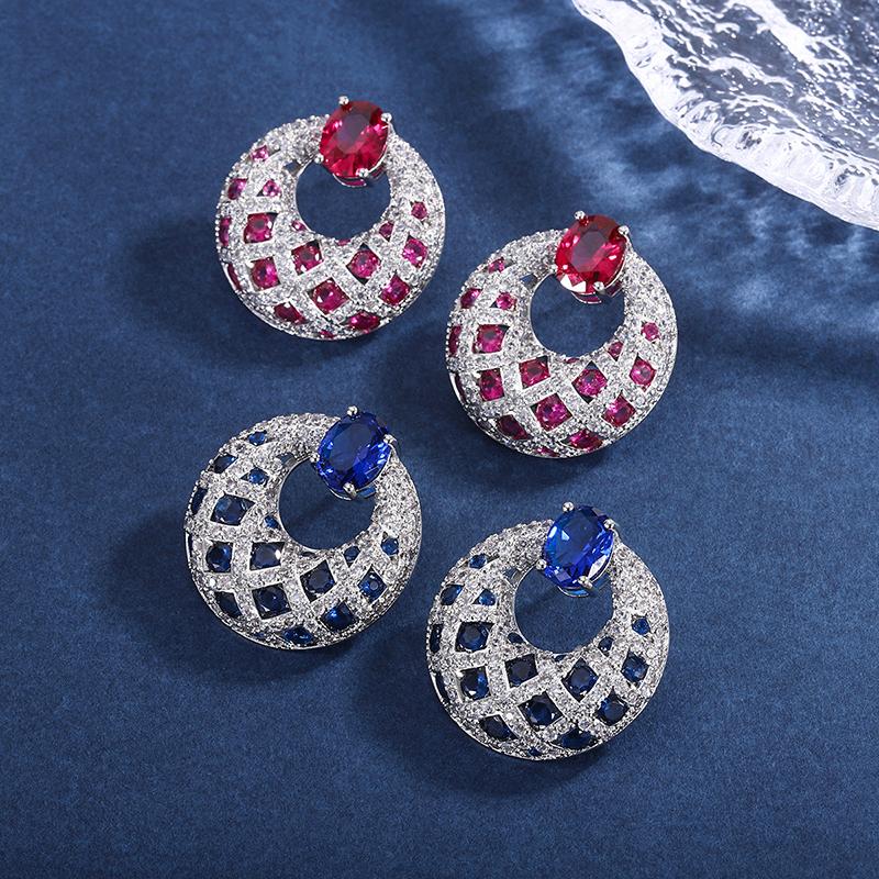 Stud EYIKA Luxurious Hyperbole Shiny Red Blue Cubic Zirconia Big Grid Circle Earrings Chic Wedding Party Mature Women Jewelry
Stud EYIKA Luxurious Hyperbole Shiny Red Blue Cubic Zirconia Big Grid Circle Earrings Chic Wedding Party Mature Women Jewelry