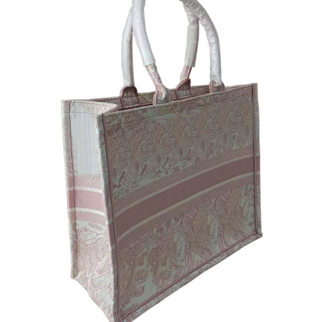 Sales first men and women bags Luxury designer bag Embroidery craft 410 millimeter Large tote, Make up postage
Sales first men and women bags Luxury designer bag Embroidery craft 410 millimeter Large tote, Make up postage