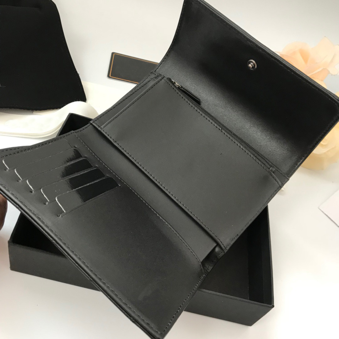 Brand Luxury Designer Fashion High Quality Ladies Shoulder Bag Flip Clutch Caviar Lambskin Wallet 0099, Black silver buckle 
Brand Luxury Designer Fashion High Quality Ladies Shoulder Bag Flip Clutch Caviar Lambskin Wallet 0099, Black silver buckle