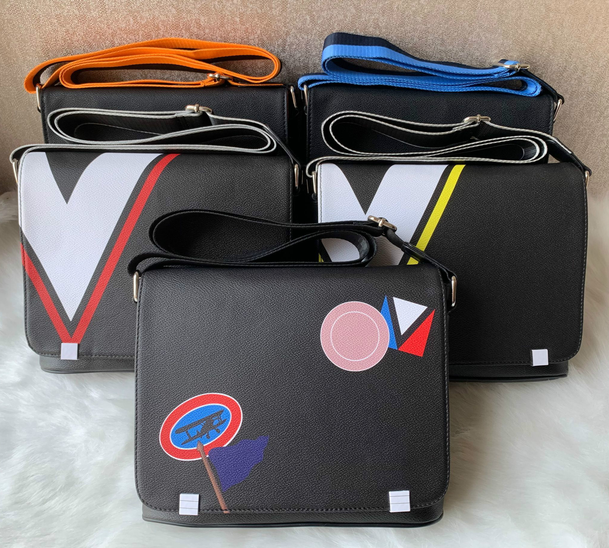 Fashion designer cross body Bags shoulder notebook business briefcase computer with men Messenger 53361, Invoices are not sold separately
Fashion designer cross body Bags shoulder notebook business briefcase computer with men Messenger 53361, Invoices are not sold separately