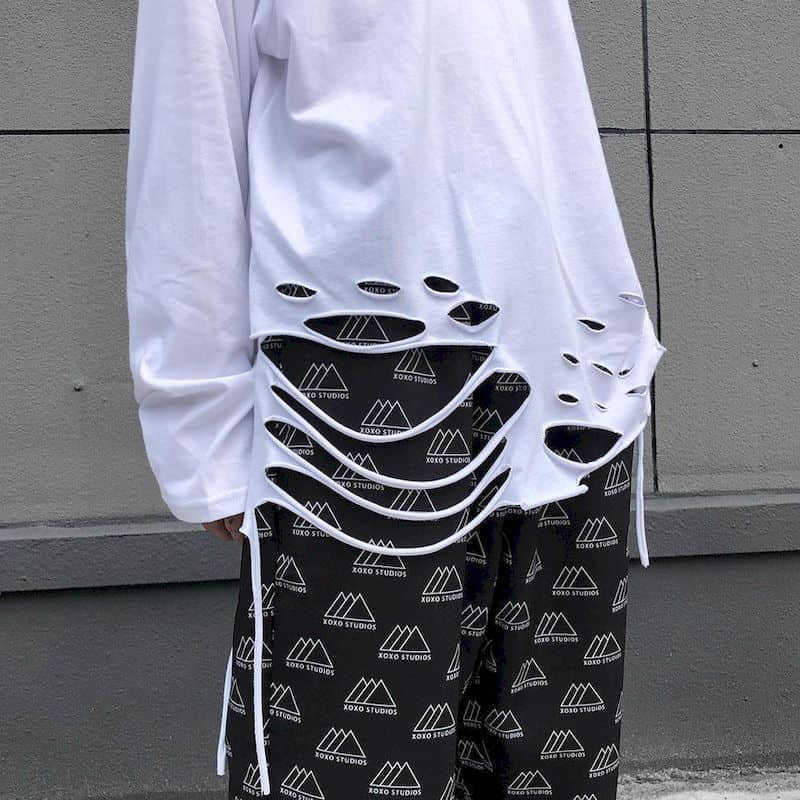 Long-sleeved T-shirt men and women wear bottoming shirt in the hole dark high street hip-hop loose Korean trend couple outfits 210526