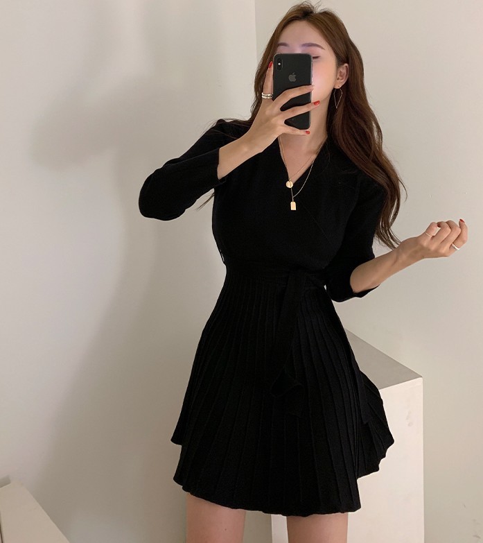 Elegant V-Neck Long Sleeve Knitted Dress Autumn Women Office Casual Lace-up Pleated Female Pullover Sweater 210519