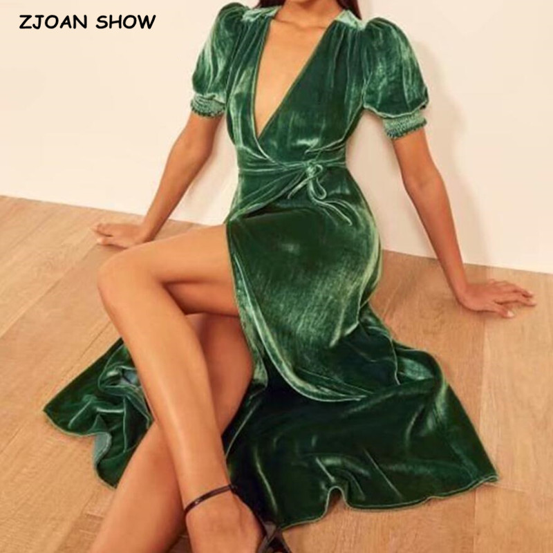 Casual Dresses 2021 French Cross V neck Green Velvet Wrap Dress Vintage Lacing up Waist Split Slim Women Elastic Short sleeve Long
Casual Dresses 2021 French Cross V neck Green Velvet Wrap Dress Vintage Lacing up Waist Split Slim Women Elastic Short sleeve Long