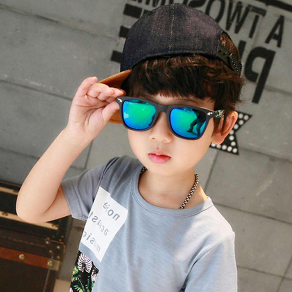 sunglasses Shark foot printing reflective Korean fashion personality children's Sunglasses colorful film baby glasses, Blue
sunglasses Shark foot printing reflective Korean fashion personality children's Sunglasses colorful film baby glasses, Blue