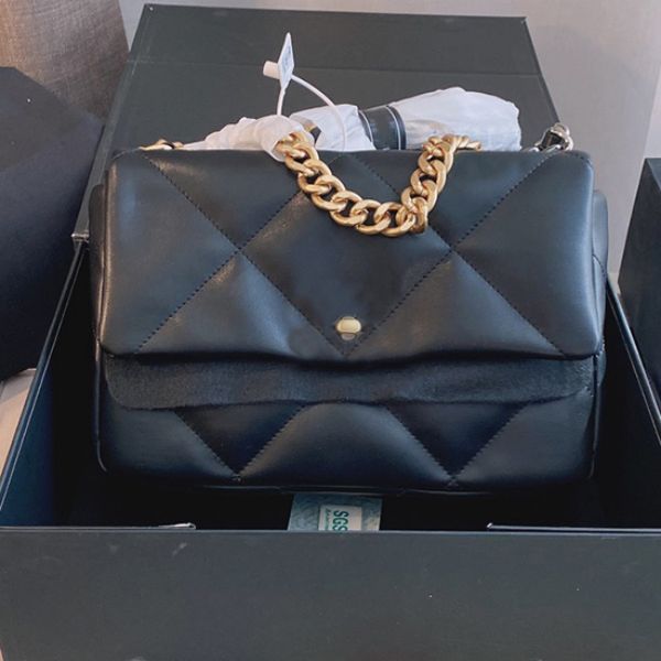 2021 Promo 11 Color CC 19 Women Messenger Bag Sheepskin Popular Tote Shoulder Bag Top Designer Fashion women fashion CC Bag gexiongbag
2021 Promo 11 Color CC 19 Women Messenger Bag Sheepskin Popular Tote Shoulder Bag Top Designer Fashion women fashion CC Bag gexiongbag