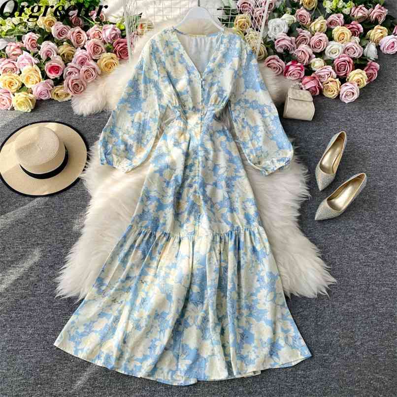 Retro Chic Floral Printted Long Dress Robe Female V-neck Single-breasted Sleeve Big swing Bohemian Beach 210602, Blue
Retro Chic Floral Printted Long Dress Robe Female V-neck Single-breasted Sleeve Big swing Bohemian Beach 210602, Blue