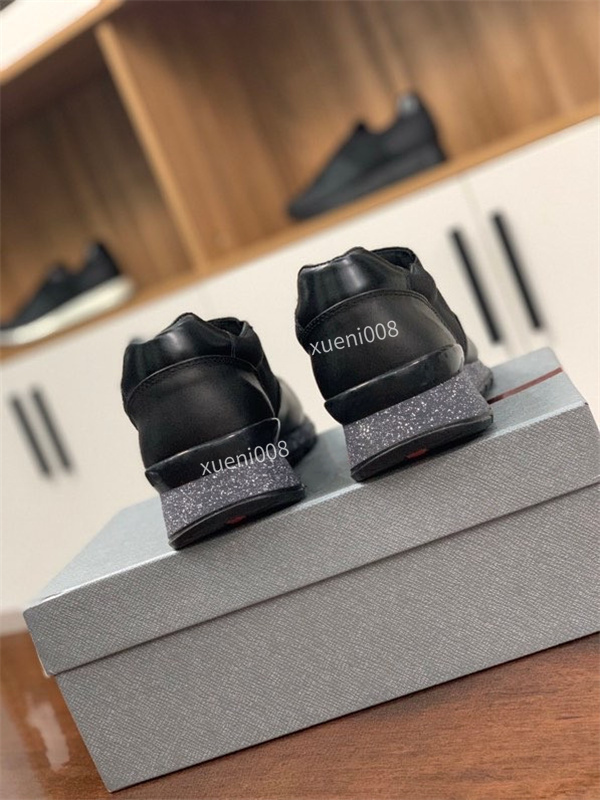 2022 black silver thick triangle casual shoes loafers 39-46 boots men cover nylon pink designer high top ladies Chaussure classic canvas sneakers xg210703, Choose the color
2022 black silver thick triangle casual shoes loafers 39-46 boots men cover nylon pink designer high top ladies Chaussure classic canvas sneakers xg210703, Choose the color