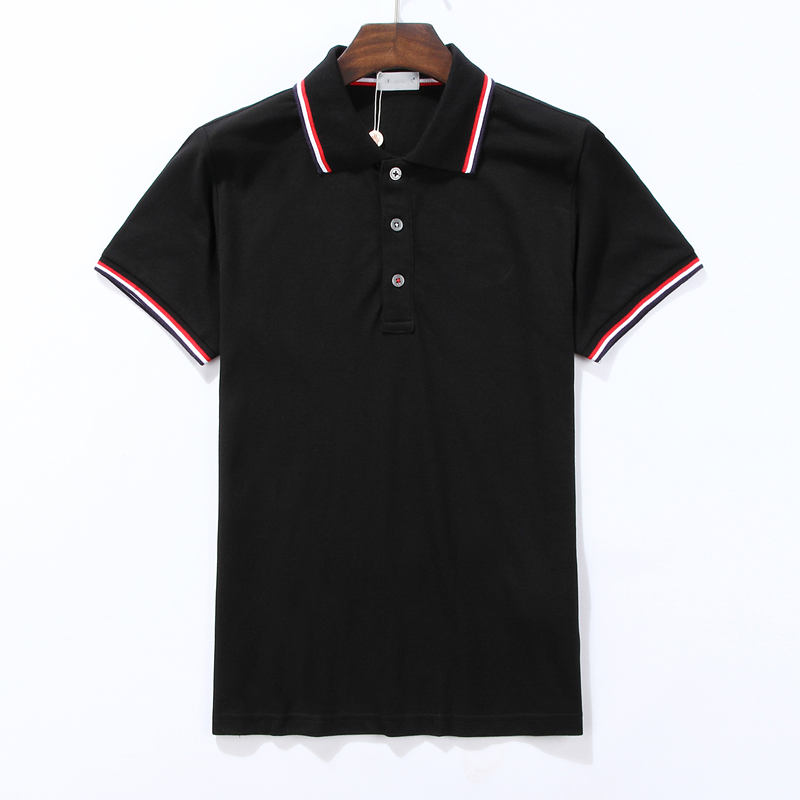 Men' Polo Shirt designer Mens Polos high-quality collar and short sleeves Button placket Embroidered logo on chest Regular version made of pure cotton bead fabric
Men' Polo Shirt designer Mens Polos high-quality collar and short sleeves Button placket Embroidered logo on chest Regular version made of pure cotton bead fabric