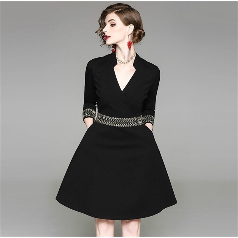 Women Vintage Dresses Spring Autumn Fashion 3/4 Sleeved Black Party Dress Ladies Elegant V Neck Office Wear Robe 210602 
Women Vintage Dresses Spring Autumn Fashion 3/4 Sleeved Black Party Dress Ladies Elegant V Neck Office Wear Robe 210602