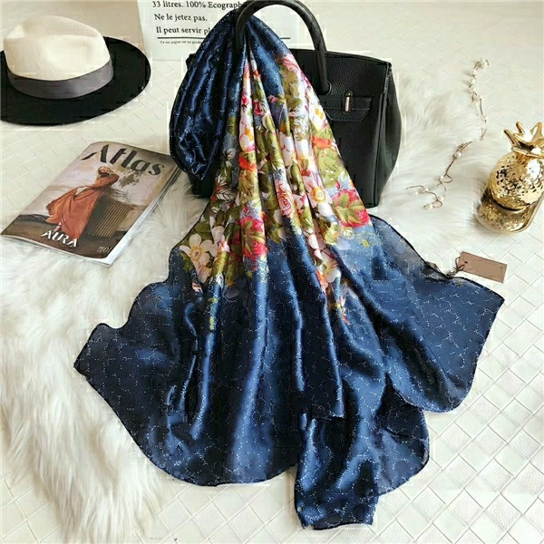 Wholesale Fashion autumn and winter letter flower silk scarves timeless classic super long shawl fashion women's soft silk scarves high 2021
Wholesale Fashion autumn and winter letter flower silk scarves timeless classic super long shawl fashion women's soft silk scarves high 2021