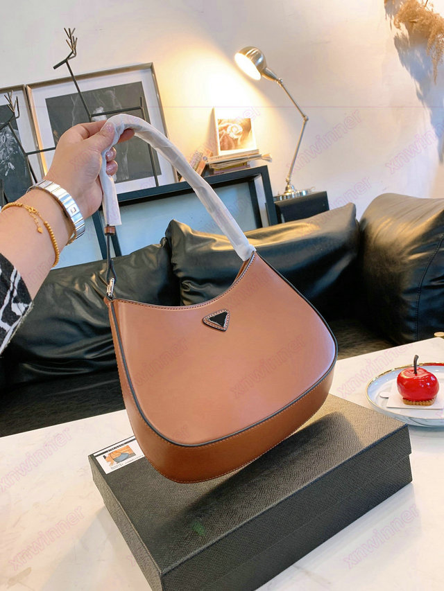 Cleo Brushed Underarm Hobo Nylon Leather Shoulder Bag Day Packs Womens Luxurys Designers CrossBody Purse Wallet Hobos Bags Tote Re-Edition 2005
Cleo Brushed Underarm Hobo Nylon Leather Shoulder Bag Day Packs Womens Luxurys Designers CrossBody Purse Wallet Hobos Bags Tote Re-Edition 2005