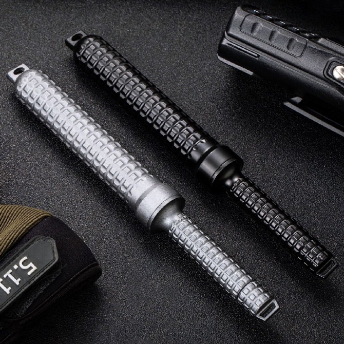 The New Mini twist three-sided Knife 440A blade Aluminum alloy Handle Outdoor Survival Camping BM940 BM42 Knife original box BM 535 537 UTX-70
The New Mini twist three-sided Knife 440A blade Aluminum alloy Handle Outdoor Survival Camping BM940 BM42 Knife original box BM 535 537 UTX-70