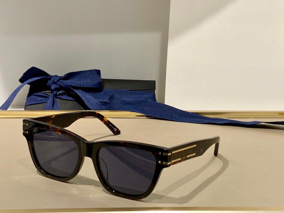 sunglasses For Men and Women Designer Summer style A6 Anti-Ultraviolet Retro Plate Square Full frame fashion Random Box
sunglasses For Men and Women Designer Summer style A6 Anti-Ultraviolet Retro Plate Square Full frame fashion Random Box
