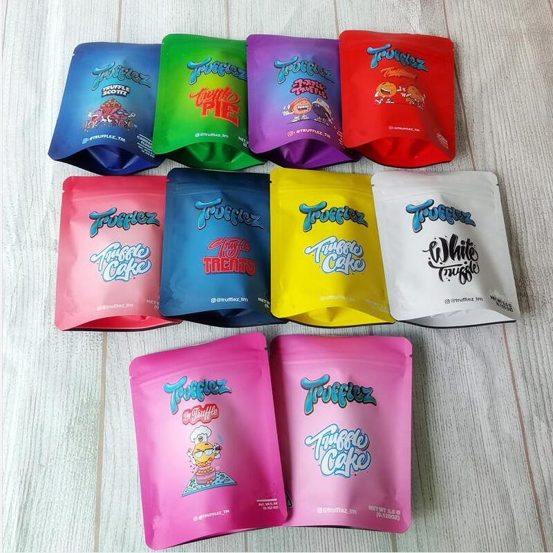 2023 White Electronics Trufflez Scotti Cake Pie Tiuffle Bag Packing smellproof zipper package Flower Mylar bags packaging bagg
2023 White Electronics Trufflez Scotti Cake Pie Tiuffle Bag Packing smellproof zipper package Flower Mylar bags packaging bagg