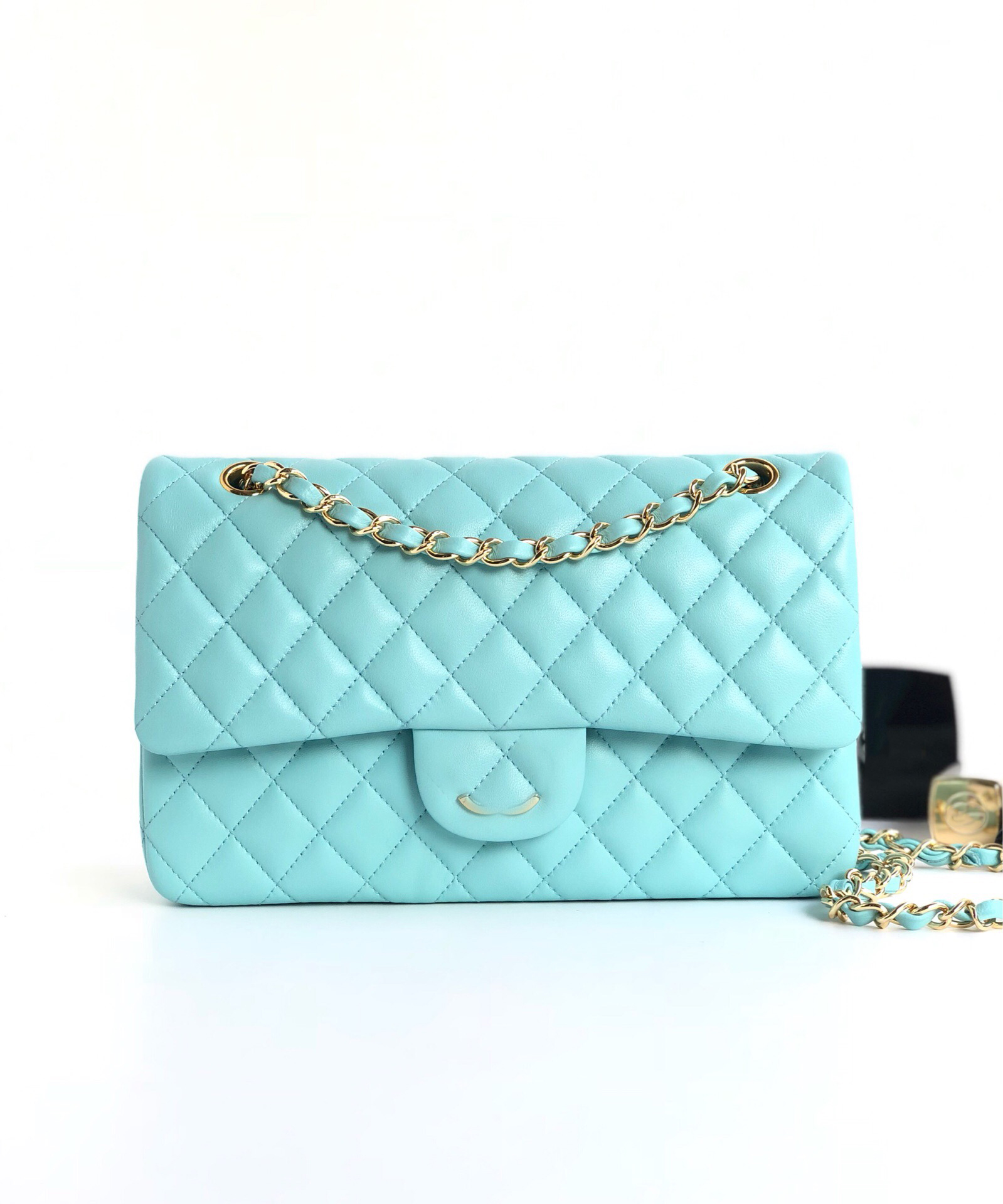 French designer classic lady oblique cross bag, 7A high-end customized quality fashion business and leisure style
French designer classic lady oblique cross bag, 7A high-end customized quality fashion business and leisure style