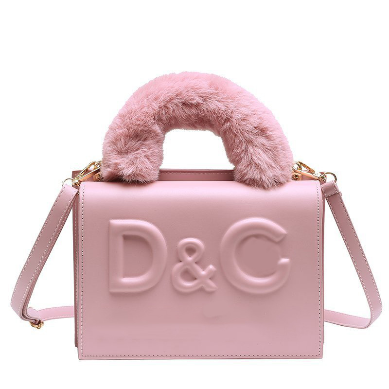 Fashionable western style small storage square 2021 trendy female bag plush wrist pink handbag shoulder bags messenger designbags
Fashionable western style small storage square 2021 trendy female bag plush wrist pink handbag shoulder bags messenger designbags