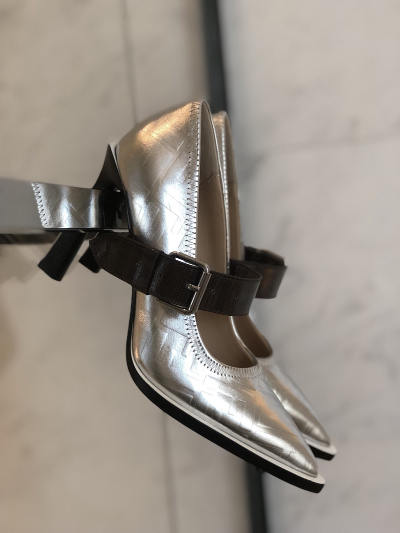 2021 fashion High Heels Shoes Designer Women Pointed Toe Low Heel Shoess Woman Gladiaor Sandals Lady Brand Design Mesh womens Shoe with box size 35-41 -BB266, Picture color
2021 fashion High Heels Shoes Designer Women Pointed Toe Low Heel Shoess Woman Gladiaor Sandals Lady Brand Design Mesh womens Shoe with box size 35-41 -BB266, Picture color