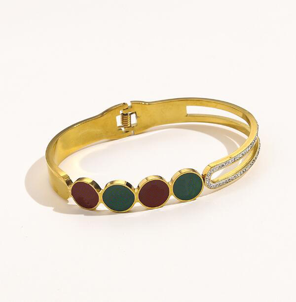 22SS 19style Unisex Couples 18K Gold Plated Bracelets TitaniumStainless Steel Link Chain Bangle Luxury Brand Designer Jewelry Men Women Metal Accessories Gift
22SS 19style Unisex Couples 18K Gold Plated Bracelets TitaniumStainless Steel Link Chain Bangle Luxury Brand Designer Jewelry Men Women Metal Accessories Gift