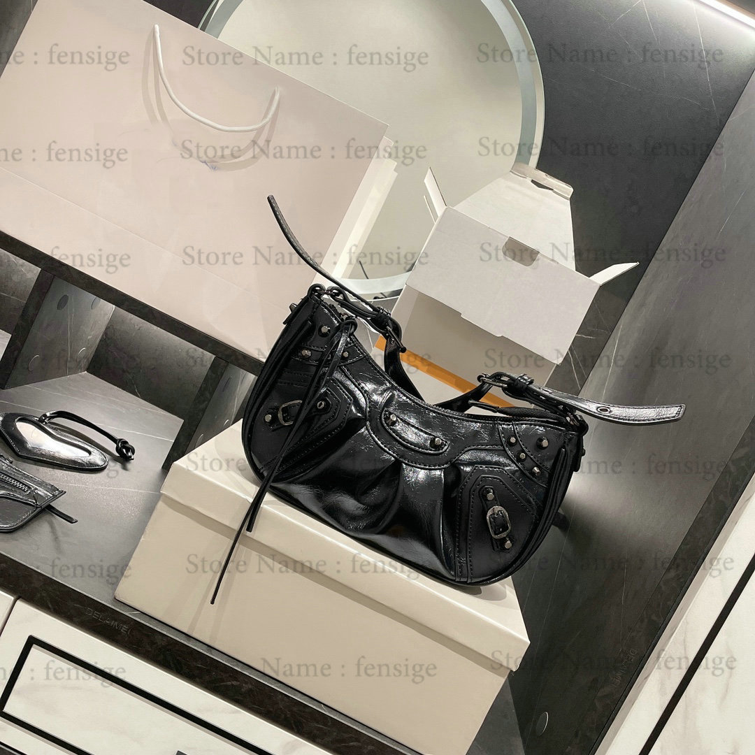 FW Mini Neo Classic Fashion Motorcycle Shoulder Bags Patent Leather women 3pcs set Heats Purses Axillary Package, Customize
FW Mini Neo Classic Fashion Motorcycle Shoulder Bags Patent Leather women 3pcs set Heats Purses Axillary Package, Customize