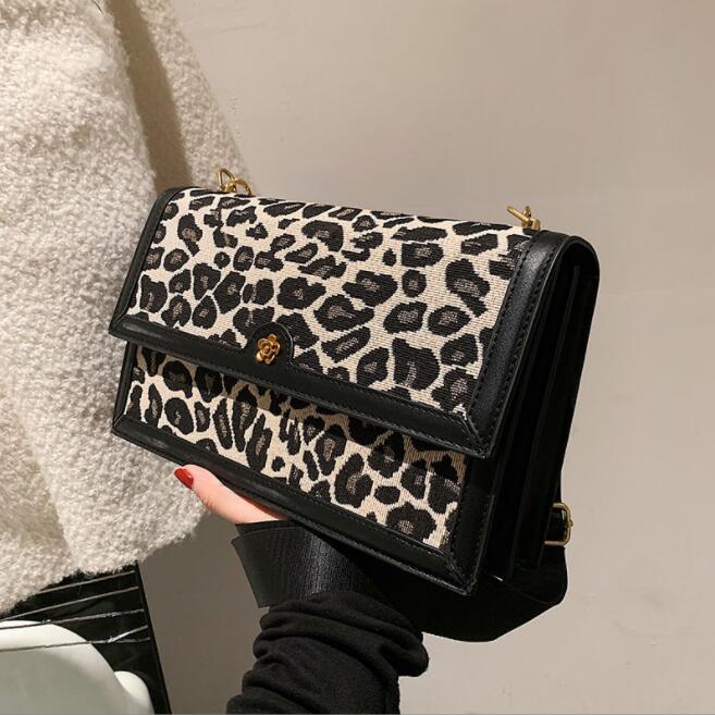 Factory wholesale women leathers shoulder bags exotic fashion Leopard handbag street trend contrasting color leather handbags clamshell flower buckle clutch bag