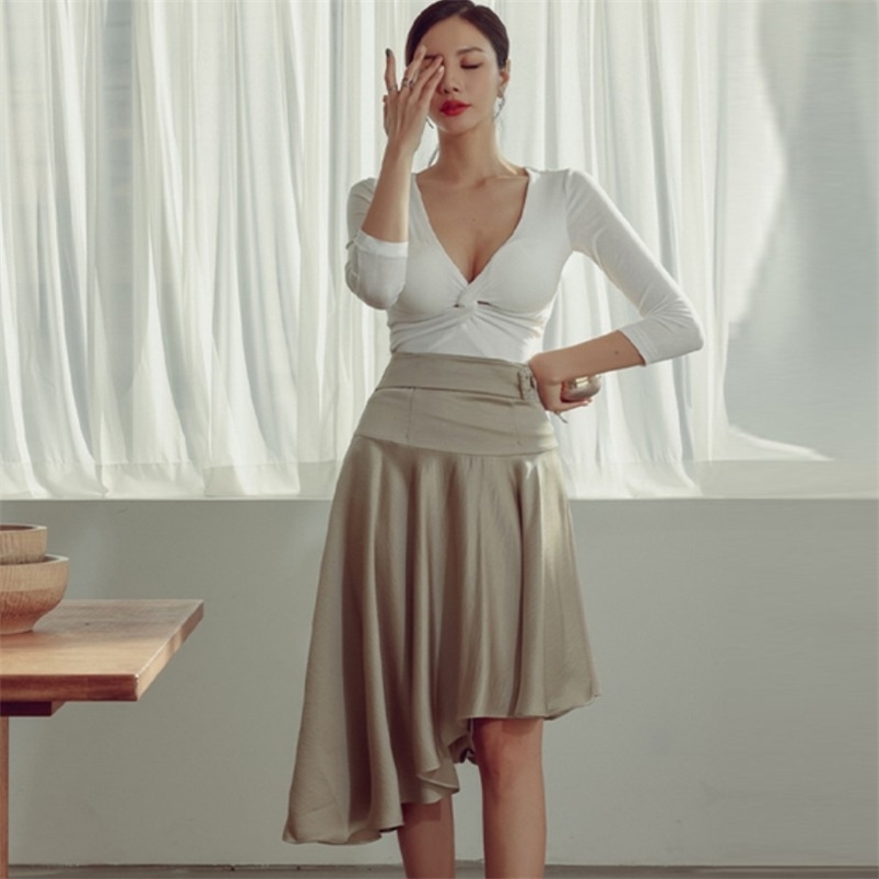 Spring Women Two Piece Sets Fashion Office OL Sexy V-Neck Long Sleeve T-Shirt + High Waist irregular Midi Skirts Suits 210519, Picture color
Spring Women Two Piece Sets Fashion Office OL Sexy V-Neck Long Sleeve T-Shirt + High Waist irregular Midi Skirts Suits 210519, Picture color