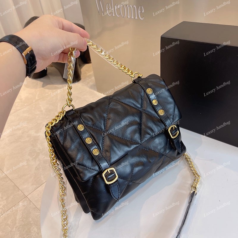 2021 fall winter messenger bags quilted cross body shoulder large capacity famous luxury designer clutch multi pochette real calfskin brand
2021 fall winter messenger bags quilted cross body shoulder large capacity famous luxury designer clutch multi pochette real calfskin brand