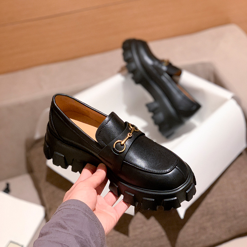 British Style Leather Shoes 2021 New Horsebit Buckle Black Authentic Leather Platform Thick Bottom One Pedal Loafer Shoes
British Style Leather Shoes 2021 New Horsebit Buckle Black Authentic Leather Platform Thick Bottom One Pedal Loafer Shoes