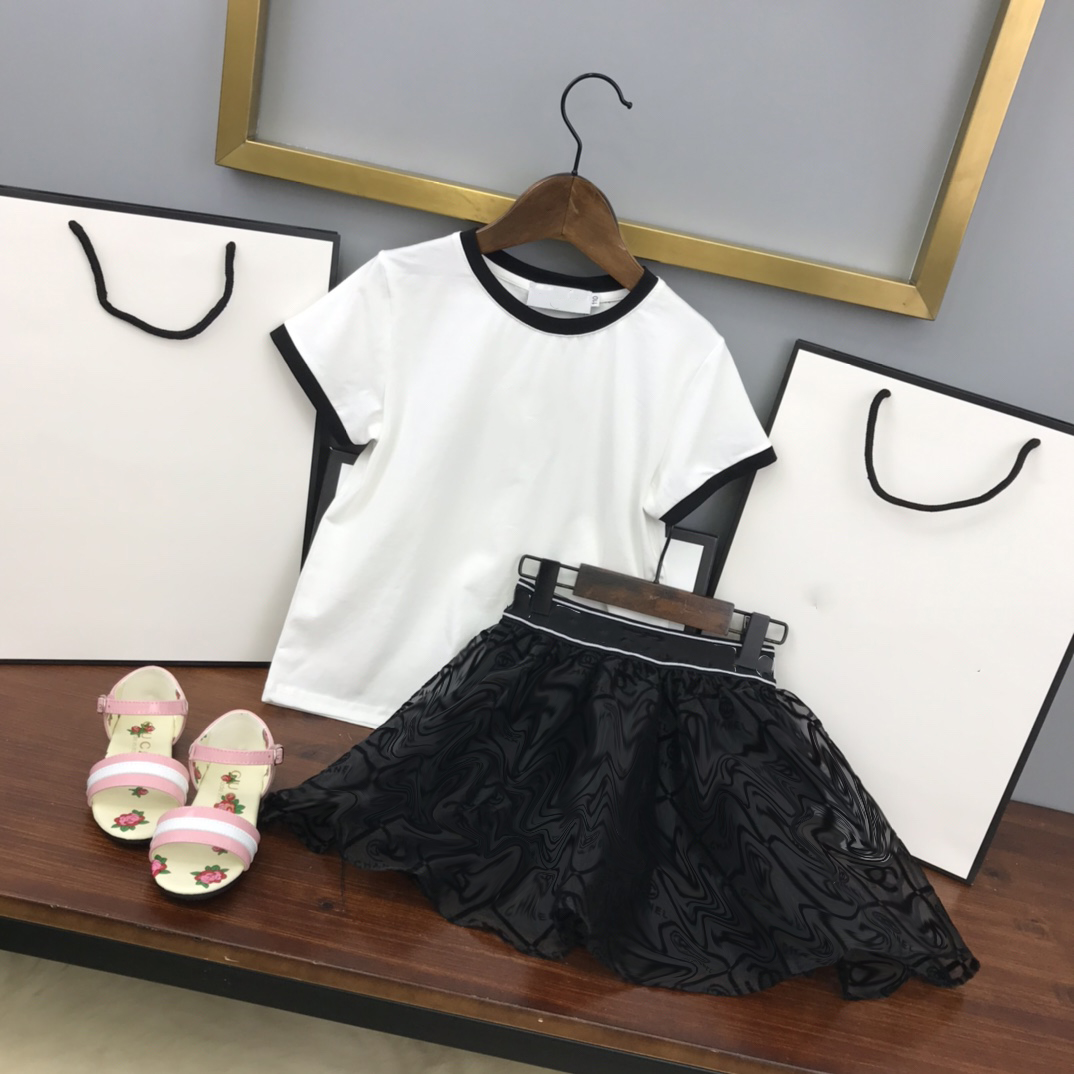 kids clothing T SHIRTS+ skirt Summer leisure sets childrens 21AW suit brand girls cotton coat size -150, Pink
kids clothing T SHIRTS+ skirt Summer leisure sets childrens 21AW suit brand girls cotton coat size -150, Pink